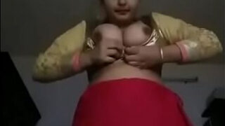 Hot bhabhi ke milky boobs aur chut ki nude video