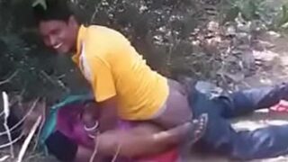 Jhaadi me chudai ki latest desi sex video