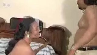 Mallu aunty sex kar rahi pati ke dost ke sath