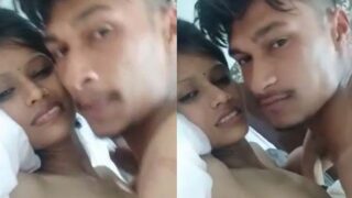 Slim girlfriend ki chudai ki leak MMS tape