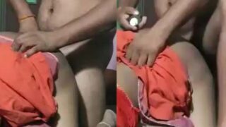 Bihari bhabhi doggy style mein chudwati hui