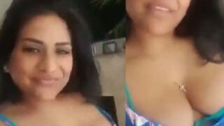 Desi girl Babita ki milky boobs ki selfie video