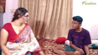 Milf teacher apne student ke sath sex karti hui